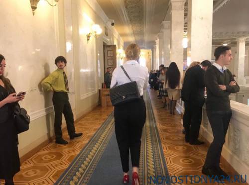 Сумочка от Chanel: как живут новые украинские депутаты