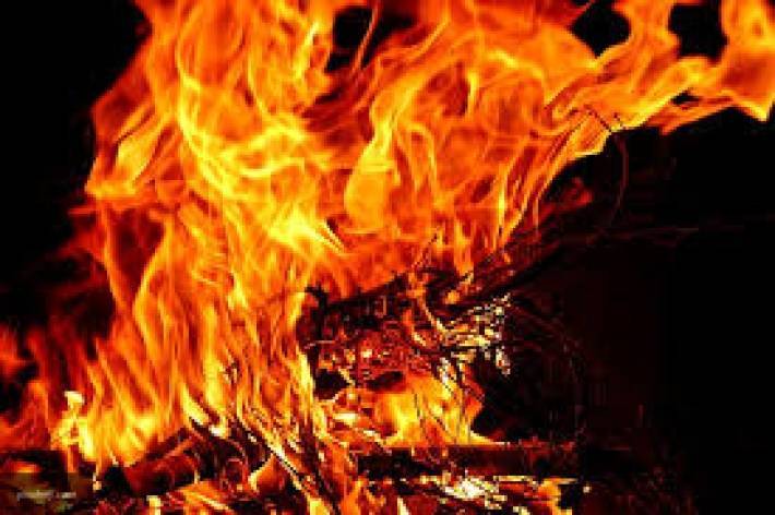 Четыре человека стали жертвами пожара в общежитии на Ямале