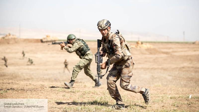Военнослужащие Турции вошли в сирийский Рас аль-Айн, оставленный курдами-террористами