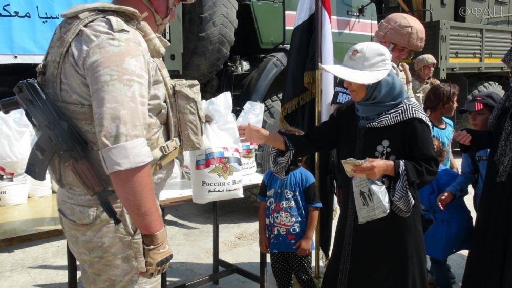 Военные РФ в Сирии доставили гумпомощь в село провинции Эль-Кунейтра