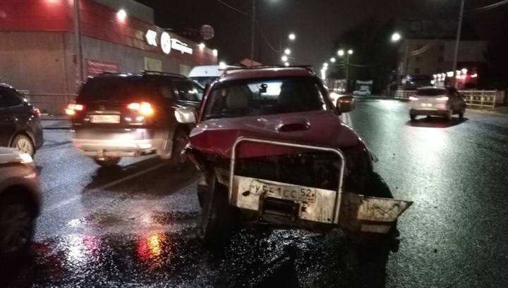 Лихач травмировал пять человек в серьезной аварии под Нижним Новгородом. Видео