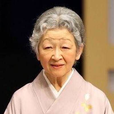 Почетная императрица Японии Митико отмечает свое 85-летие