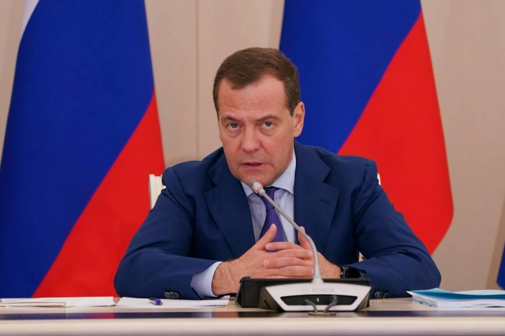 Медведев заявил об ответных мерах в случае размещения баз НАТО вблизи России
