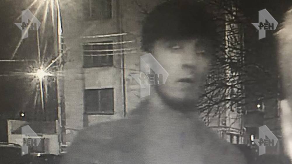 Камеры засняли грабителей, придушивших мужчину в Москве