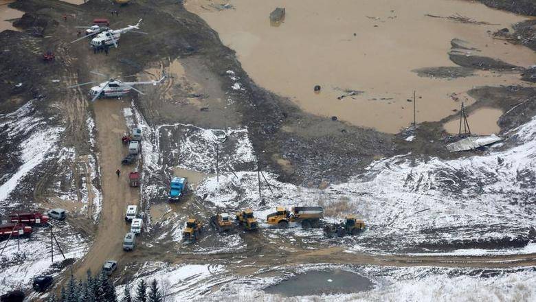 По 1 миллиону рублей дадут семьям погибших при аварии на руднике в Красноярском крае