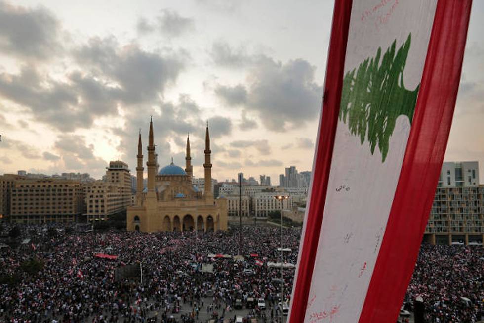 В Ливане усиливаются революционные настроения: люди стекаются на площади
