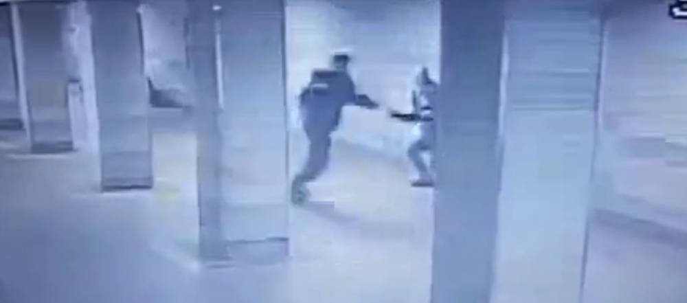Напавший на полицейского на станции метро "Савеловская" арестован