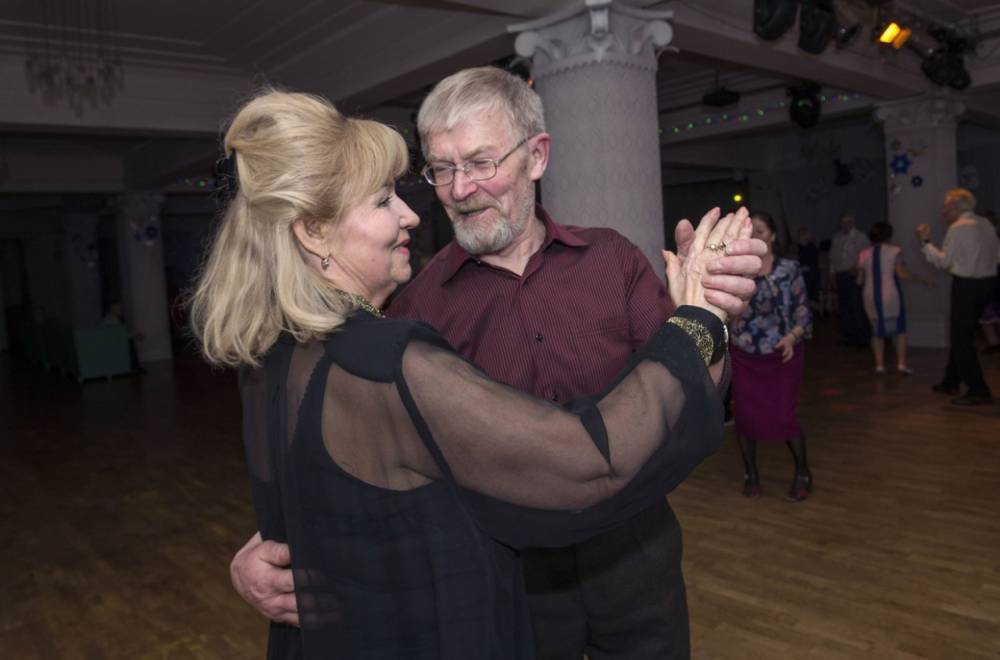 В Мурманске на «Танцплощадке» проведут вечер отдыха для людей старшего поколения