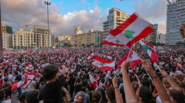 Ливанцы призывают премьера Харири начать реформы с себя — отставка и выборы