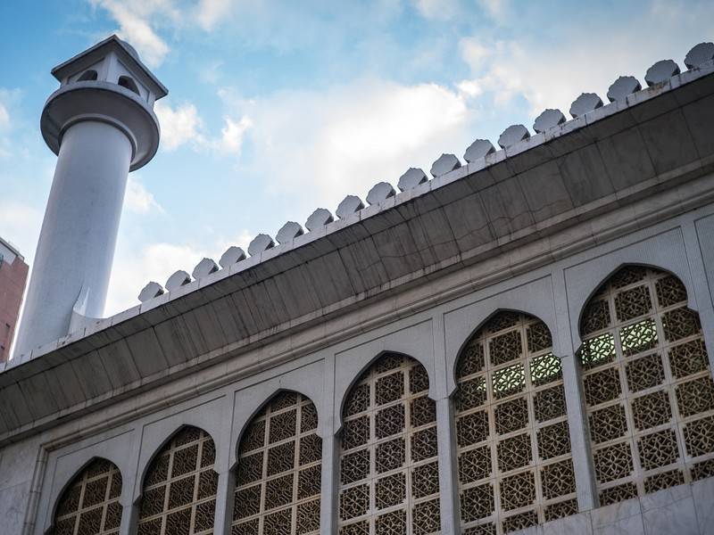 Власти Гонконга извинились перед мусульманами за «покраску» ворот мечети