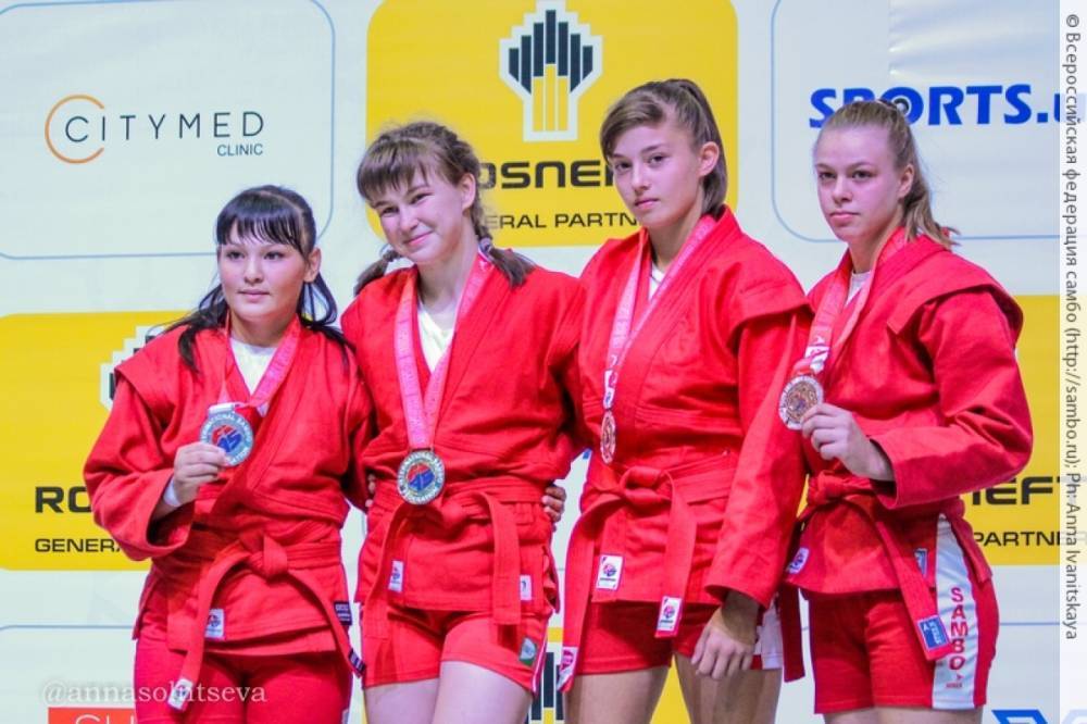 Петербурженка завоевала золото первенства мира по самбо