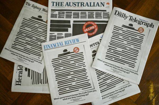 Против цензуры: газеты Австралии закрасили чёрным цветом первые полосы