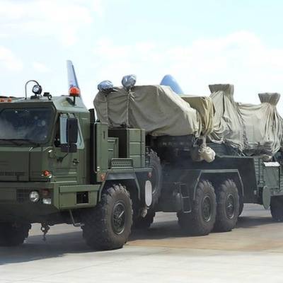ВС России получили второй в 2019 году полковой комплект ЗРК С-400 "Триумф"