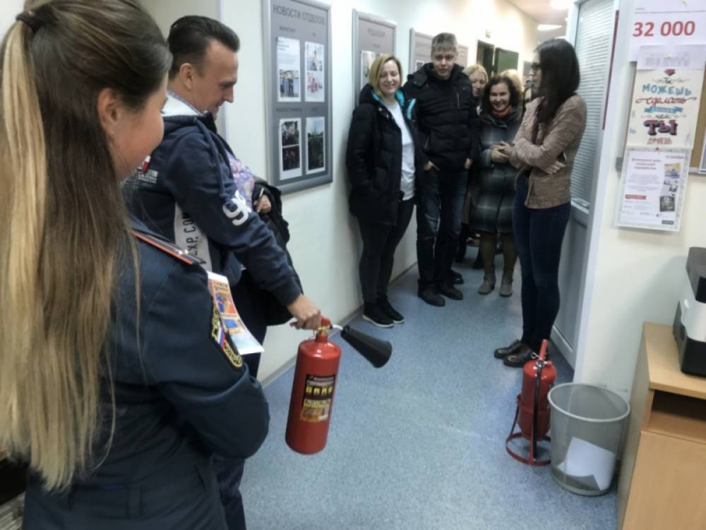 Спасатели планово эвакуировали журналистов в издательском доме на Автовской