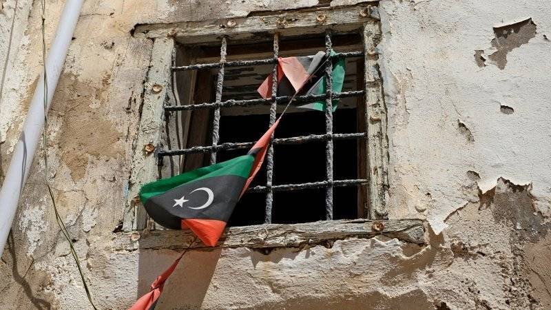Террористы из ПНС Ливии могут отпустить боевиков из тюрем