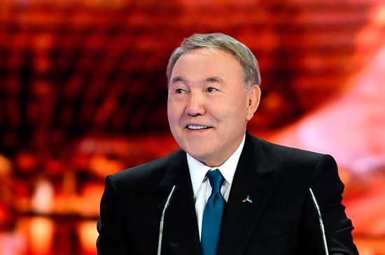 Президент Казахстана добавил полномочий Назарбаеву