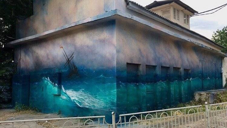 Крымский художник считает, что Симферополю не хватает расписанных стен