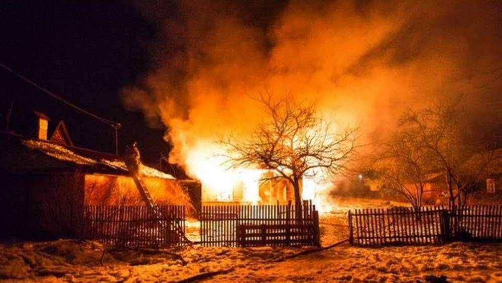 Пожар в деревянном доме под Сыктывкаром унес жизнь мужчины