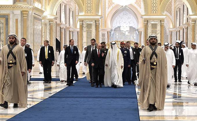 Что означает пышный прием Путина в Саудовской Аравии и ОАЭ