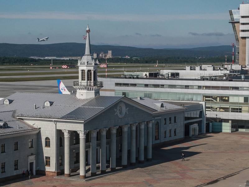 Самолёт из Стамбула не смог приземлиться в Екатеринбурге