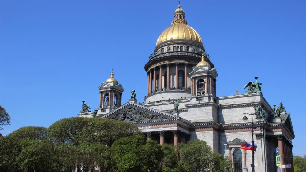 Петербург вошел в тройку самых популярных городов для отдыха на ноябрьские праздники