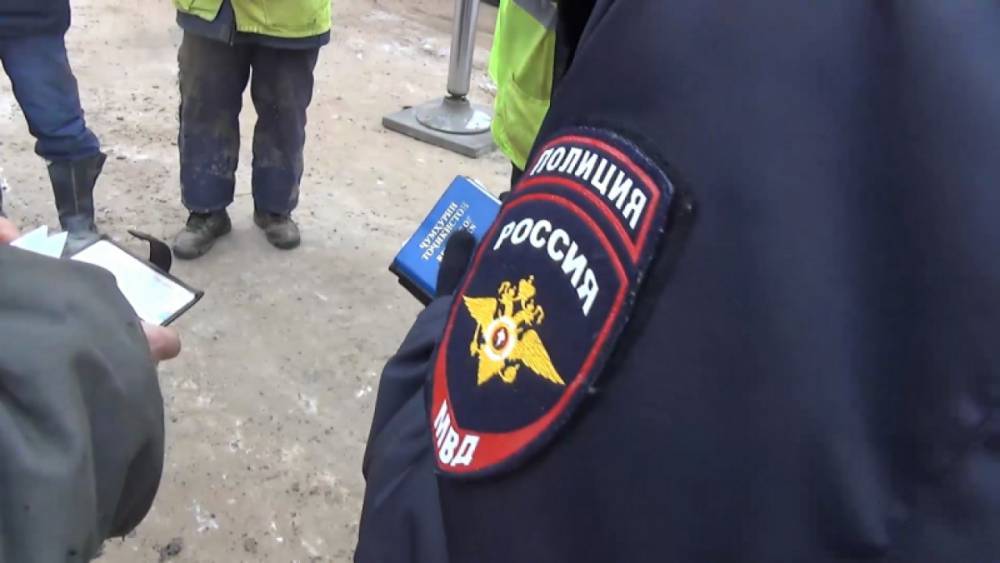 На в Приморском районе полицейские проверили работу таксистов
