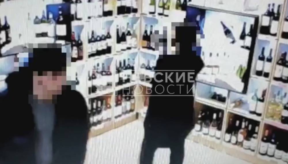 В Приморском районе двое неизвестных похитили с прилавка элитный алкоголь