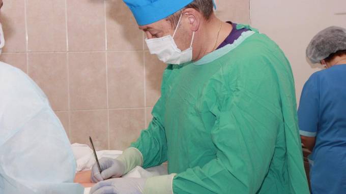 Хирурги Елизаветинской больницы удалили пациентке гигантскую грыжу