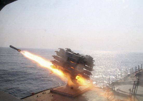 На Камчатке корабль ВМФ России выполнил залп глубинными бомбами РБУ-6000