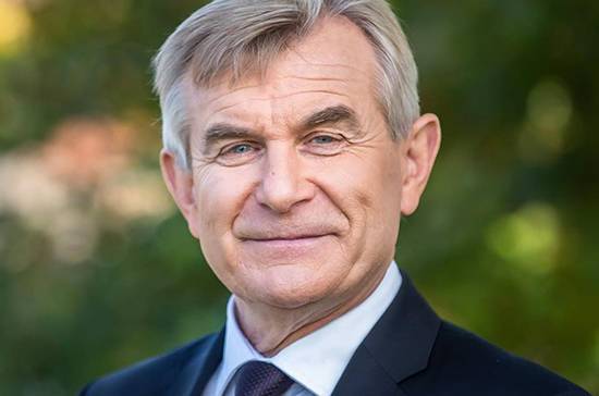 Спикер сейма Литвы выступил за досрочные парламентские выборы