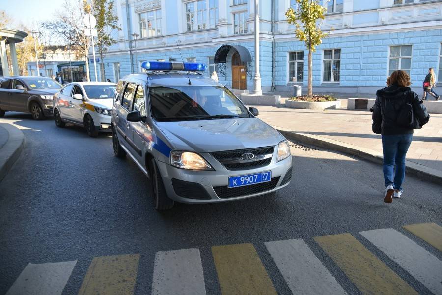 В Москве задержали пьяного мужчину за стрельбу во дворе дома