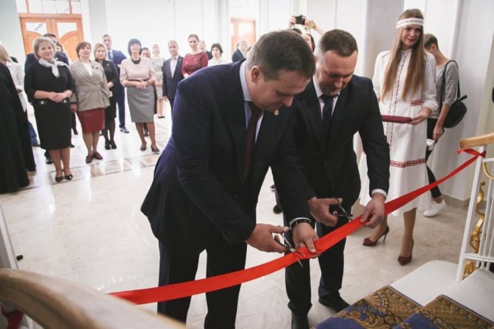 Дворец бракосочетания в Великом Новгороде торжественно открыли