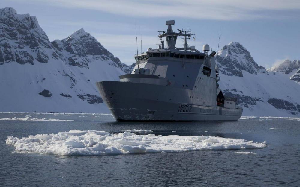 Отказ двигателя: Ледокол из РФ  подал сигнал бедствия в Норвегии