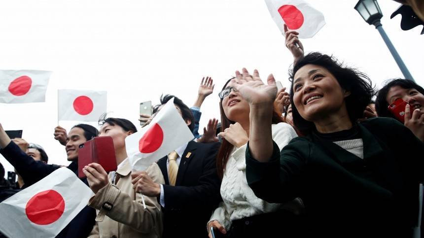 «Пекрасная гармония»: в Японии на престол взошел новый император