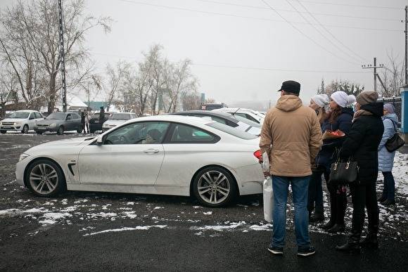 В Щучьем водитель сдавал задом и сбил 81-летнюю старушку
