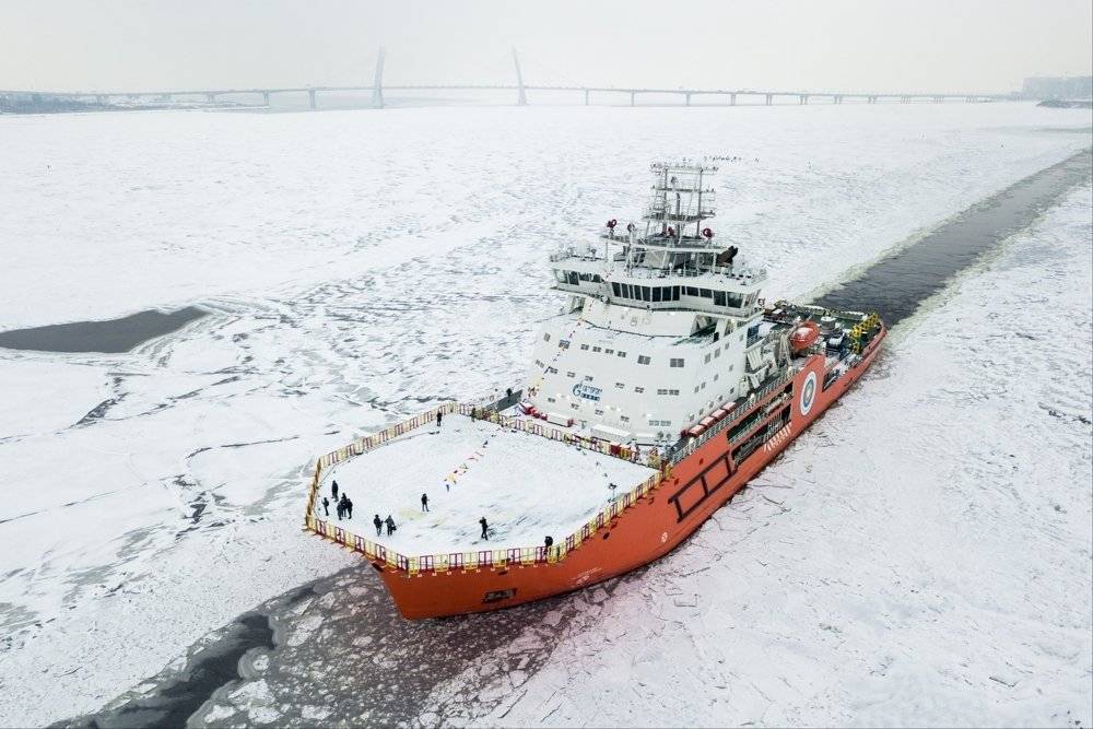 Российский ледокол с 33 людьми на борту подал сигнал бедствия у берегов Норвегии