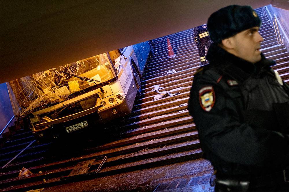Суд в Москве отменил приговор водителю автобуса, который заехал в подземный переход