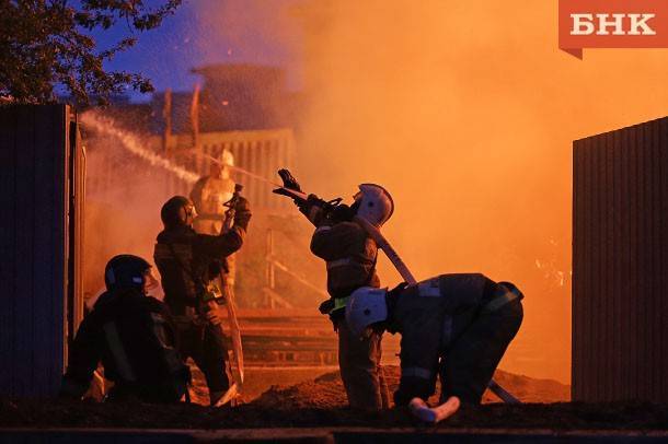 На пожаре в Сыктывкаре погиб человек