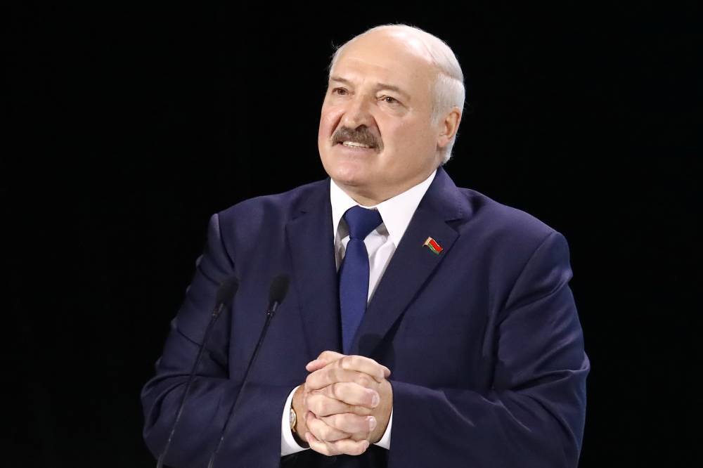 Лукашенко поручил подготовить ответ на размещение танков США в Литве