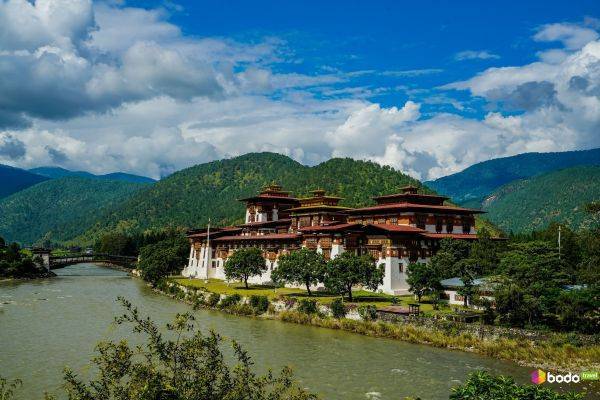 Best in Travel: лучшая страна для туризма — Бутан, лучший город — Зальцбург