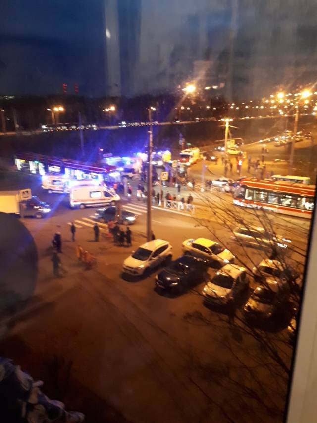 Очевидец рассказала детали ДТП с маршруткой и трамваем в Петербурге