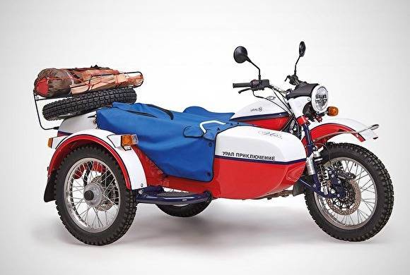 Ирбитский завод представил для Европы версию мотоцикла «Урал» с вязанкой дров в комплекте