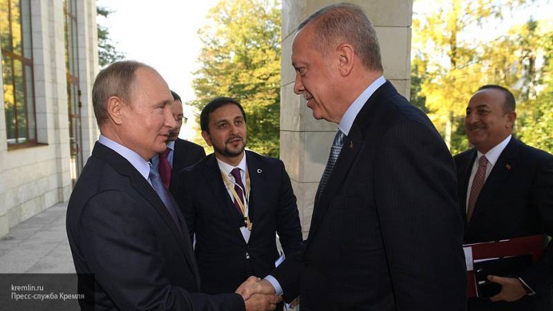 Путин счел важным диалог с Эрдоганом на фоне операции против курдов-террористов в Сирии