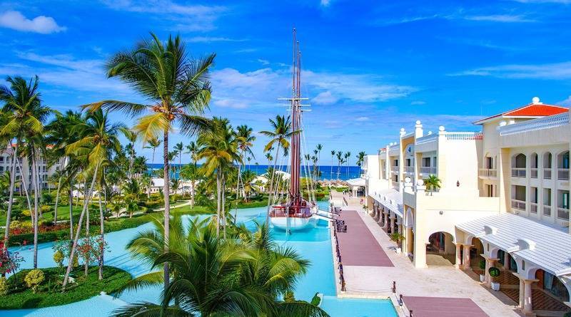 Загадочные смерти американских туристов в Доминикане: ФБР заявило о «естественных причинах»
