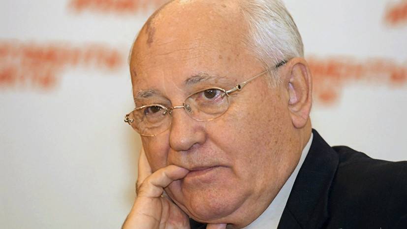 Шушкевич прокомментировал заявление Горбачёва о холодной войне
