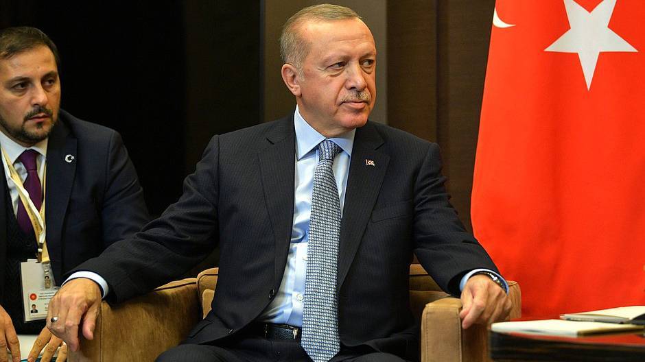 Эрдоган заявил, что курды-террористы в Сирии покинут оккупированные Телль-Рифаат и Манбидж