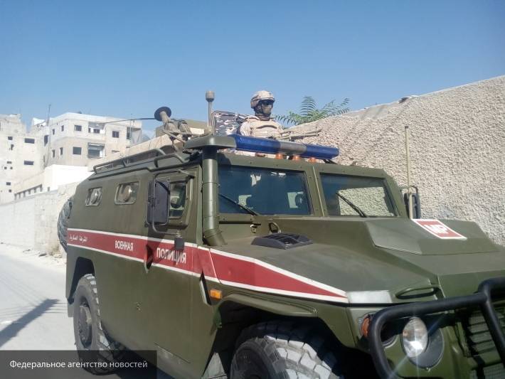 Военная полиция РФ начала патрулировать позиции армии Сирии неподалеку от Манбиджа