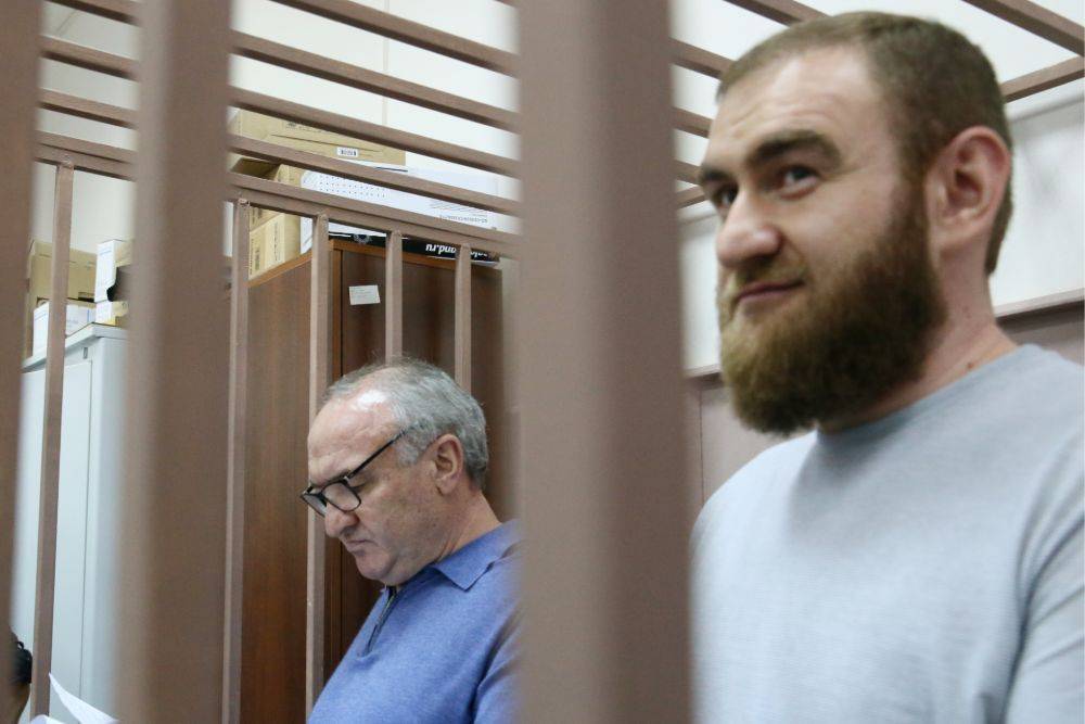 В Карачаево-Черкесии задержали родственников бывшего сенатора Арашукова