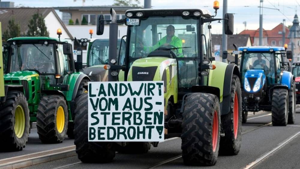 Немецкие фермеры парализовали города Германии: ожидаются заторы и беспорядки