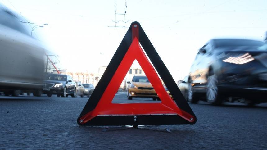 Сотрудник автосервиса на люксовом Porsсhe сбил девушку в Петербурге